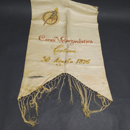 Gaghliardetto 1° premio corsa velocipedistica Cetona 1896 dipinto a mano.Strappo