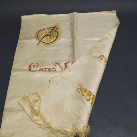 Gaghliardetto 1° premio corsa velocipedistica Cetona 1896 dipinto a mano.Strappo