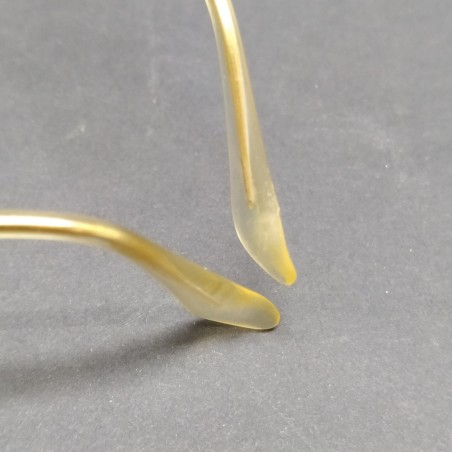 Occhiali da sole Ray-Ban a goccia con lenti e montatura dorate. Buono stato