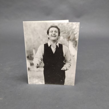 Cartoncino con due fotografie di Domenico Modugno con autografo e dedica