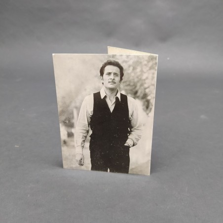 Cartoncino con due fotografie di Domenico Modugno con autografo e dedica