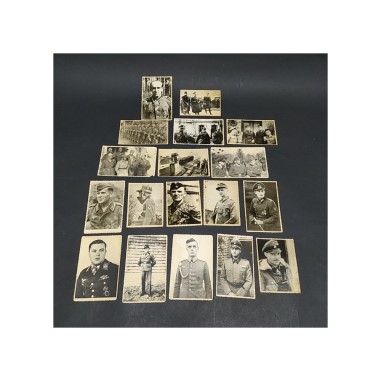 Lotto di 18 fotografie 13x8,5 di militari tedeschi della Ludwaffe. Ingiallimenti