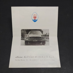 Catalogo automobili Maserati in italiano e inglese, anni '60. Piega centrale