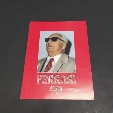 Opuscolo Ferrari 90 per il compleanno di Enzo Ferrari. Buone condizioni