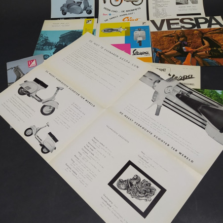 Lotto di 11 cataloghi motocicletta Vespa in lingua olandese anni '60/'70