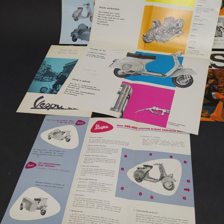 Lotto di 11 cataloghi motocicletta Vespa in lingua olandese anni '60/'70