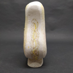 Vaso in ceramica a firma Minghetti Bologna con decorazione a tema calzature 2