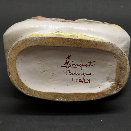 Vaso in ceramica a firma Minghetti Bologna con decorazione a tema calzature
