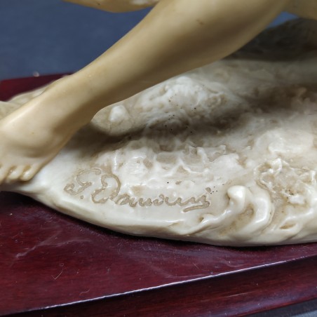 Statua Capodimonte di G. Armani con ragazzo con cesta di frutta 24,5x12 cm