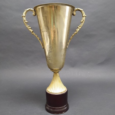 Trofeo d'epoca per un raduno automobilistico sportivo Alfa Romeo celebrativo