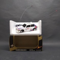 Modellino di Lancia Delta da corsa a batteria con radiocomando Re El Toys