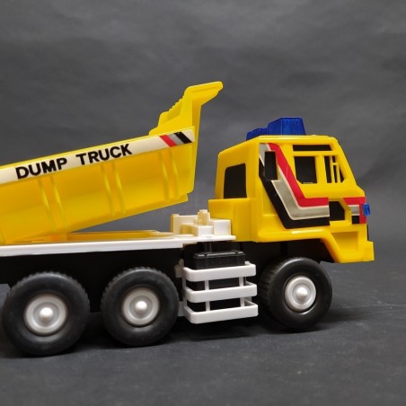 Modellino camion ribaltabile in pastica marca GIG a batteria, anni '80