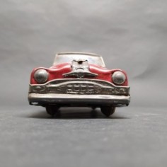 Modellino auto giocattolo in latta rossa. Meccanismo retrocarica bloccato 2