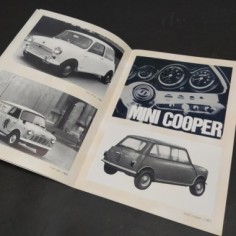 Opuscolo celebrativo Mini Minor Cooper 2 con poster allegato. Ben conservato 2