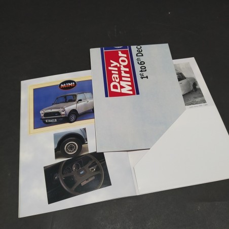 Opuscolo celebrativo Mini Minor Cooper 2 con poster allegato. Ben conservato