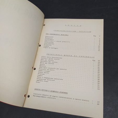 Libretto auto Alfa Romeo 1600 Junior Z del 1972, rilegatura a spille