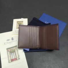 Portafoglio verticale e porta schede Marinella in pelle di vitello cioccolato 2