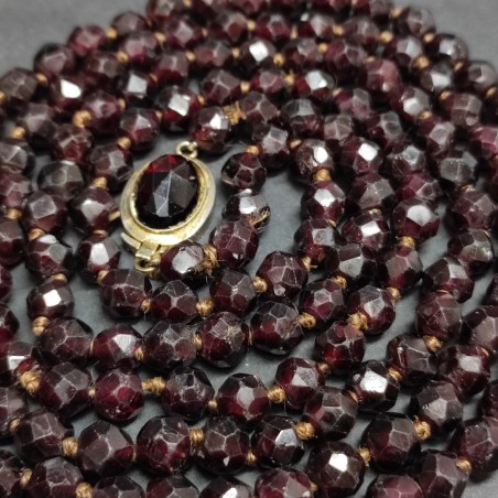 Collana di granato fermaglio in argento peso circa 100 grammi usata