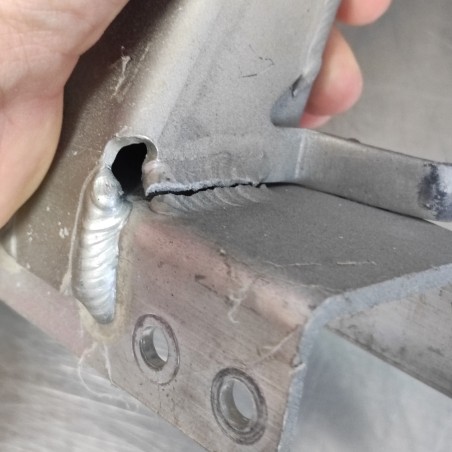 Telaio roll-bar per motociclo BMW C1 200 usato, crepa su una staffa