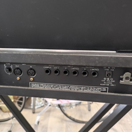 Roland EP-7 Iie Pianoforte Digitale 76 tasti con accessori usato