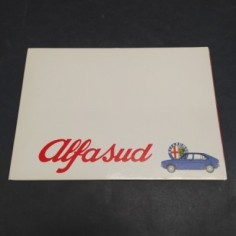 Libretto con le caratteristiche delle vetture Alfa Romeo Alfasud e foto. Pieghe