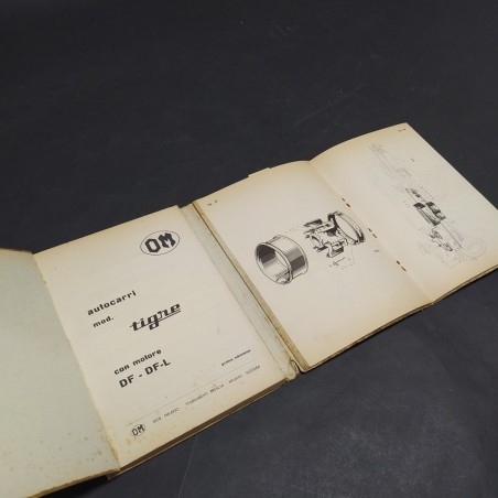 Catalogo parti di ricambio autocarri OM Tigre, prima edizione 1959. Macchie