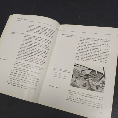 Libretto uso e manutenzione vetture Lancia Esadelta C, 1969. Ingiallimenti