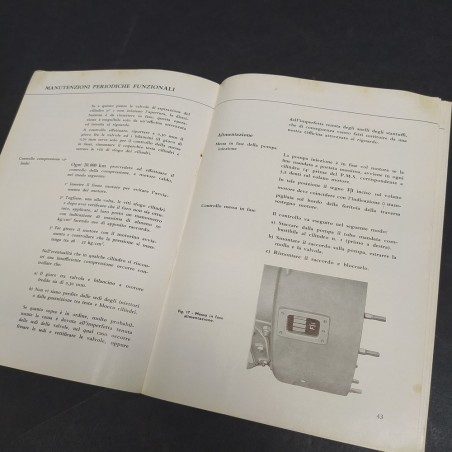 Libretto uso e manutenzione vetture Lancia Esadelta C, 1969. Ingiallimenti