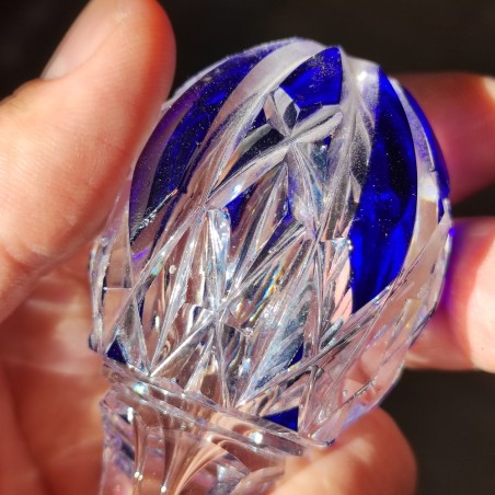 Bottiglia in cristallo di Boemia con tappo bianco e azzurro fine 800