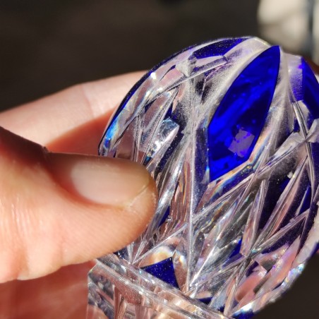 Bottiglia in cristallo di Boemia con tappo bianco e azzurro fine 800