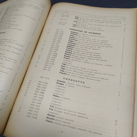 Catalogo parti di ricambio per veicoli SPA mod. 30, 1940. Rilegatura con strappi