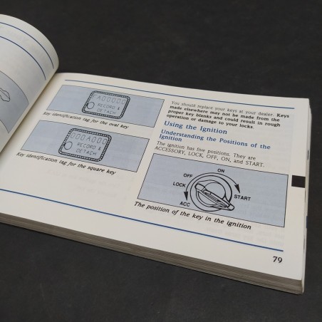 Libretto utente 1995 Owner guide in inglese vetture Town Car. Pieghe e macchie