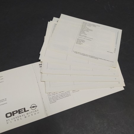 Libretto d'uso e manutenzione vetture Opel Calibra, 1990. Pagine staccate
