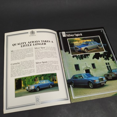 Depliant delle auto Rolls-Royce Silver Spirit, Silver Spur e Corniche in inglese