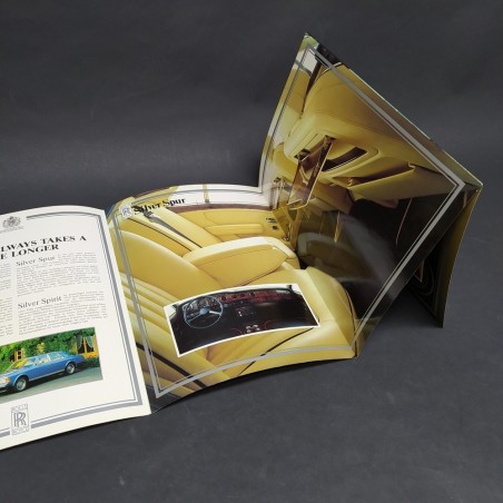 Depliant delle auto Rolls-Royce Silver Spirit, Silver Spur e Corniche in inglese