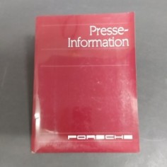 Cartellina stampa - Press Release vetture Porsche 1990 in francese. Fioritura