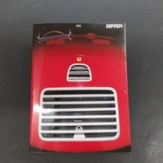 Volume Annuario Ferrari 1991 con copertina parzialmente scollata. Mediocre