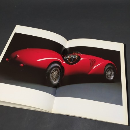 Volume Annuario Ferrari 1991 con copertina parzialmente scollata. Mediocre