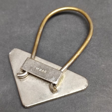 Prada Milano Vintage – Portachiavi triangolare smaltato nero/oro usato