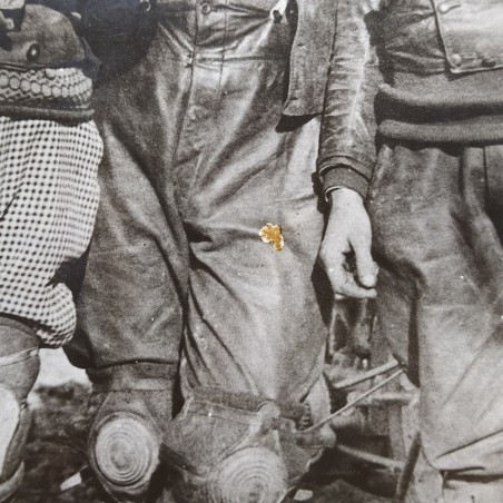Fotografia di 3 piloti di motociclismo 1930, Primo Moretti Moto Guzzi. Macchie