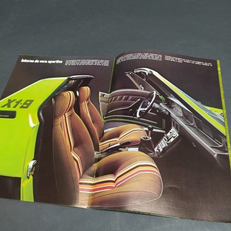 Catalogo delle vetture Fiat X 1-9. Condizioni discrete con spellature