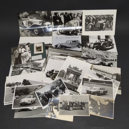 Lotto di 48 fotografie di vetture Alfa Romeo anni '30/'60, vari formati. Macchie