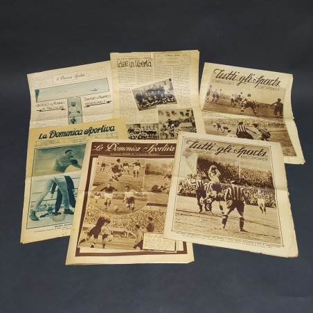 Lotto di 7 riviste sportive e frammenti, anni '20/'30. Strappi e macchie