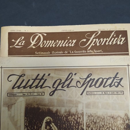 Lotto di 7 riviste sportive e frammenti, anni '20/'30. Strappi e macchie