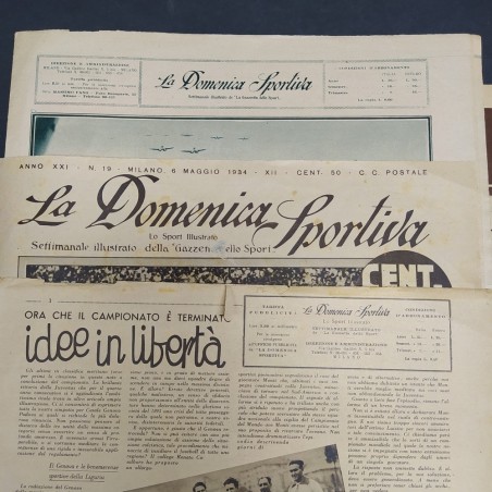 Lotto di 7 riviste sportive e frammenti, anni '20/'30. Strappi e macchie