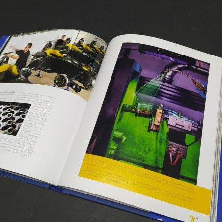 Libro Dallara Dall'Emilia alla conquista de mondo - Buzzoneti Artioli 320 pp