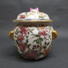 Vaso orientale in ceramica decorato con motivo floreale policromo anni 60/70