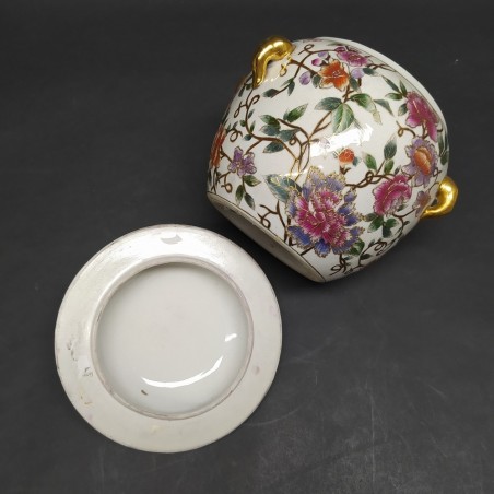 Vaso orientale in ceramica decorato con motivo floreale policromo anni 60/70