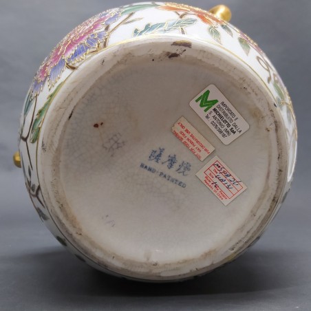Vaso orientale in ceramica decorato con motivo floreale policromo anni 60/70
