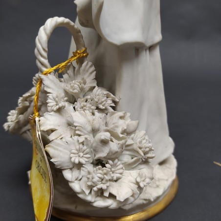 Figura femminile romantica in porcellana biscuit La Nuova Triade